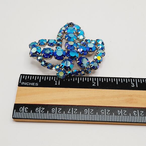 Vintage Blue Aurora Borealis Rhinestone Leaf Brooch, Openwork Rhodium Plated - Picture 7 of 10